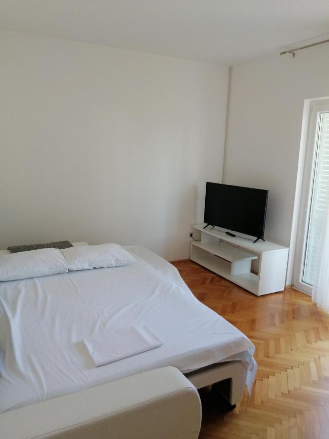 Apartment Раб Екстериор снимка